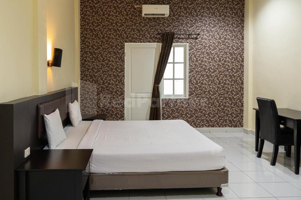 Carolina Transit Hotel Medan Luaran gambar