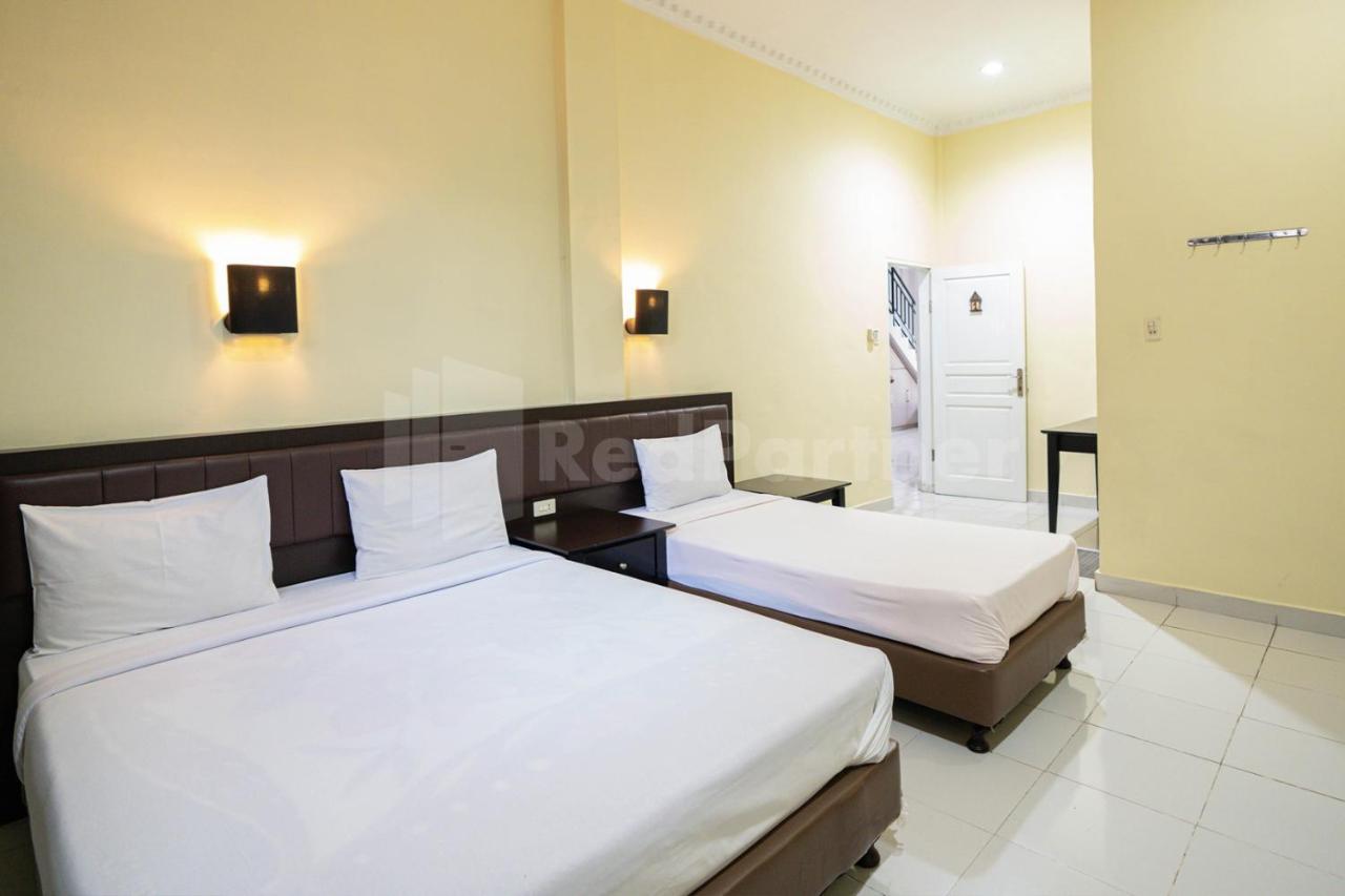 Carolina Transit Hotel Medan Luaran gambar