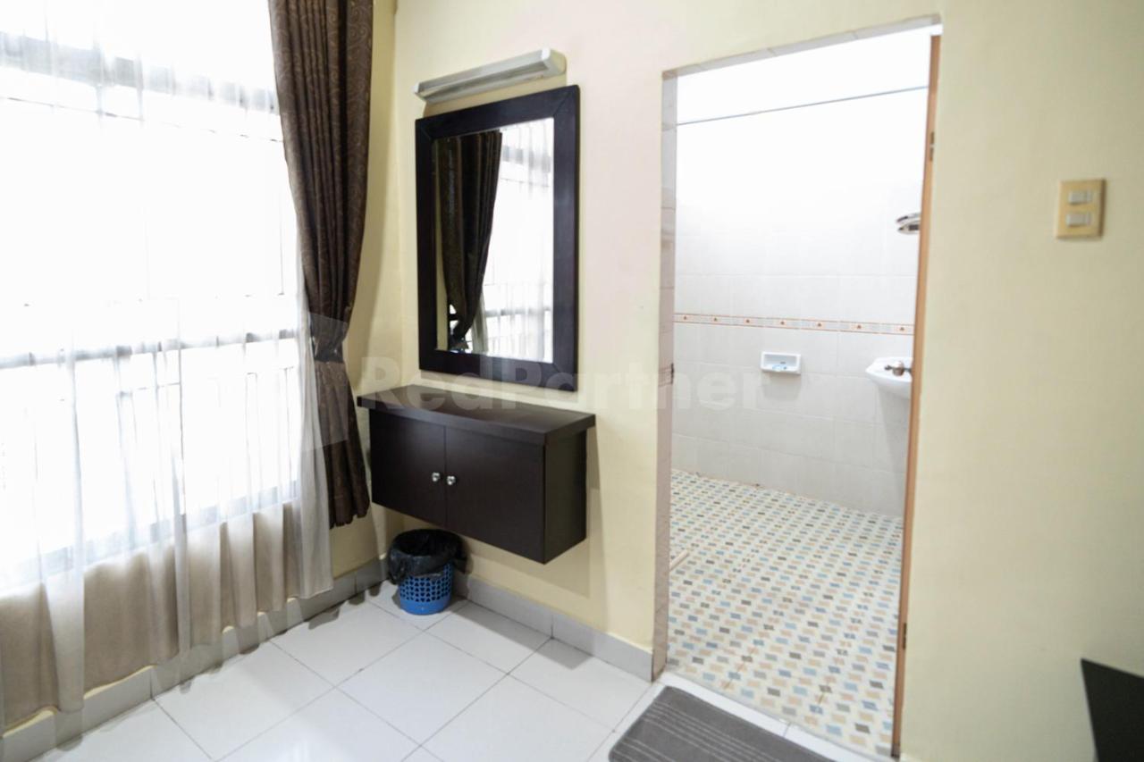 Carolina Transit Hotel Medan Luaran gambar