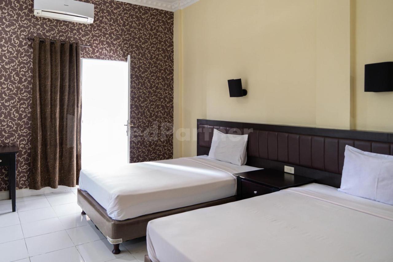 Carolina Transit Hotel Medan Luaran gambar