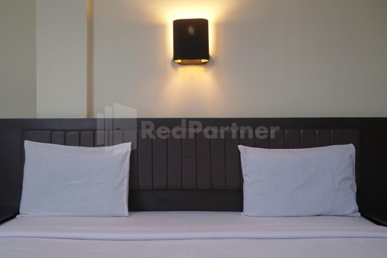Carolina Transit Hotel Medan Luaran gambar