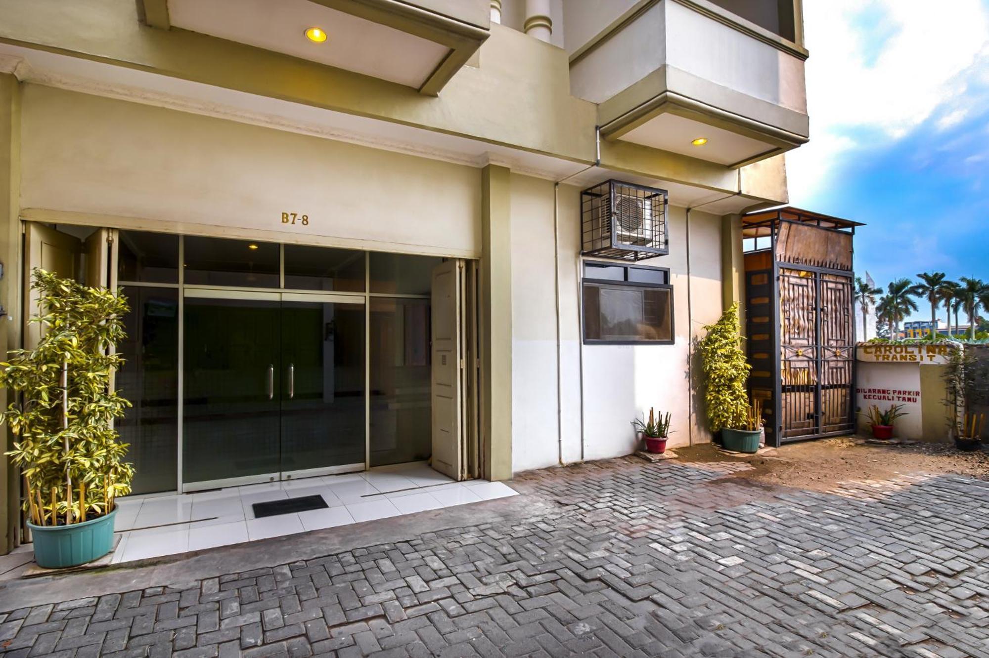 Carolina Transit Hotel Medan Luaran gambar