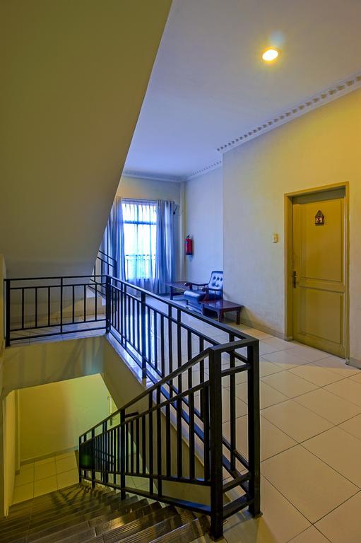 Carolina Transit Hotel Medan Luaran gambar