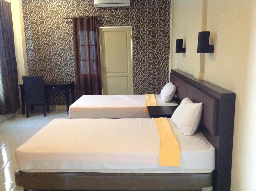 Carolina Transit Hotel Medan Luaran gambar