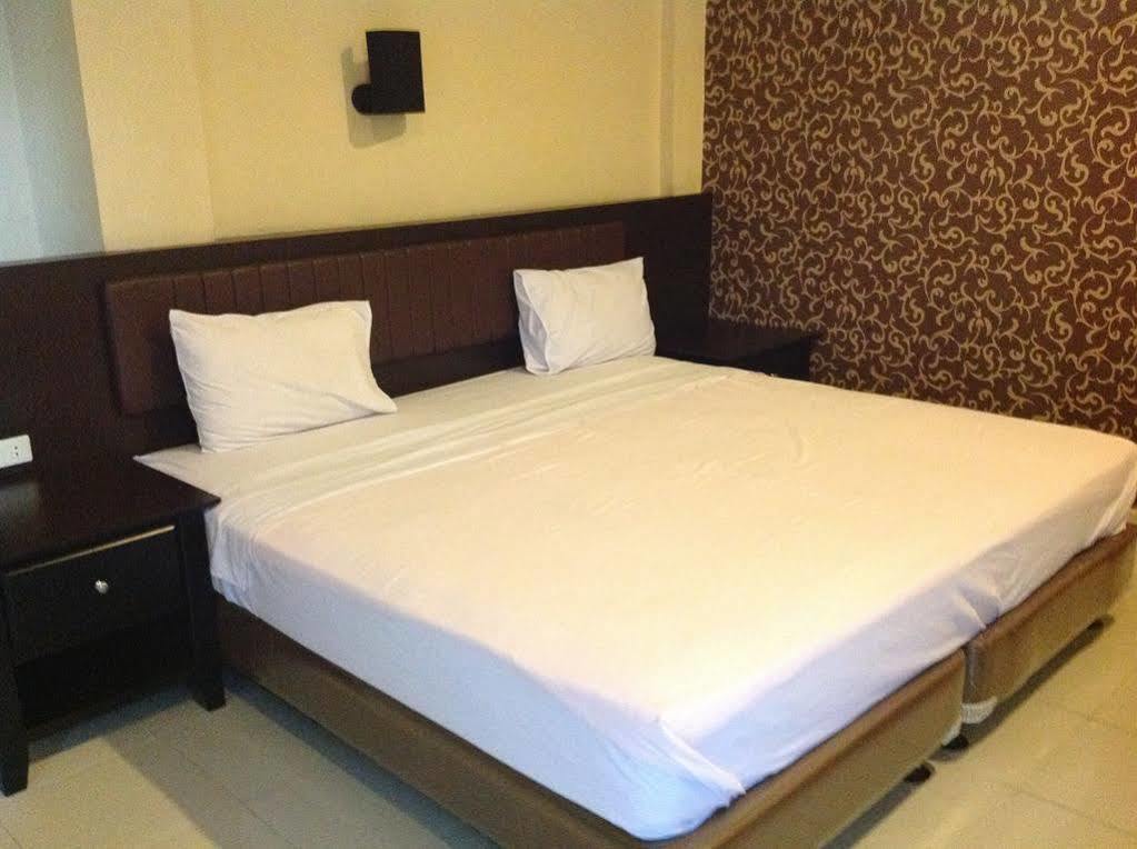 Carolina Transit Hotel Medan Luaran gambar