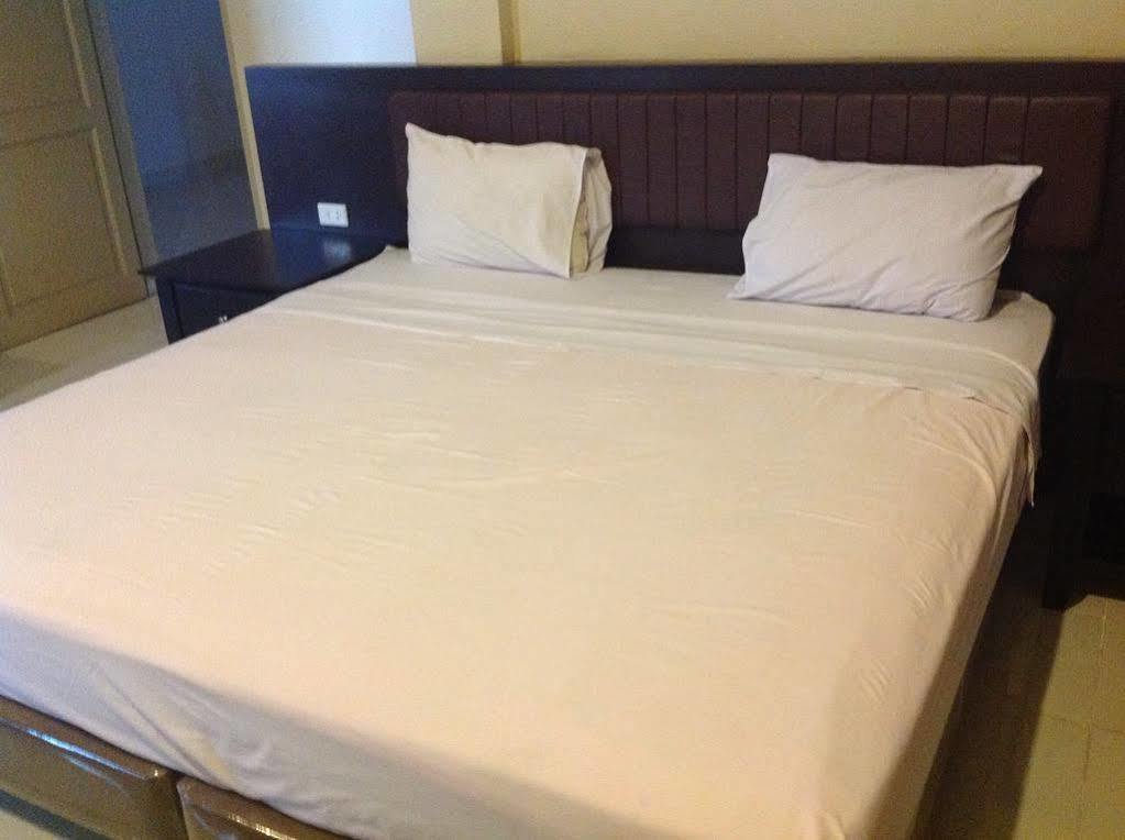 Carolina Transit Hotel Medan Luaran gambar